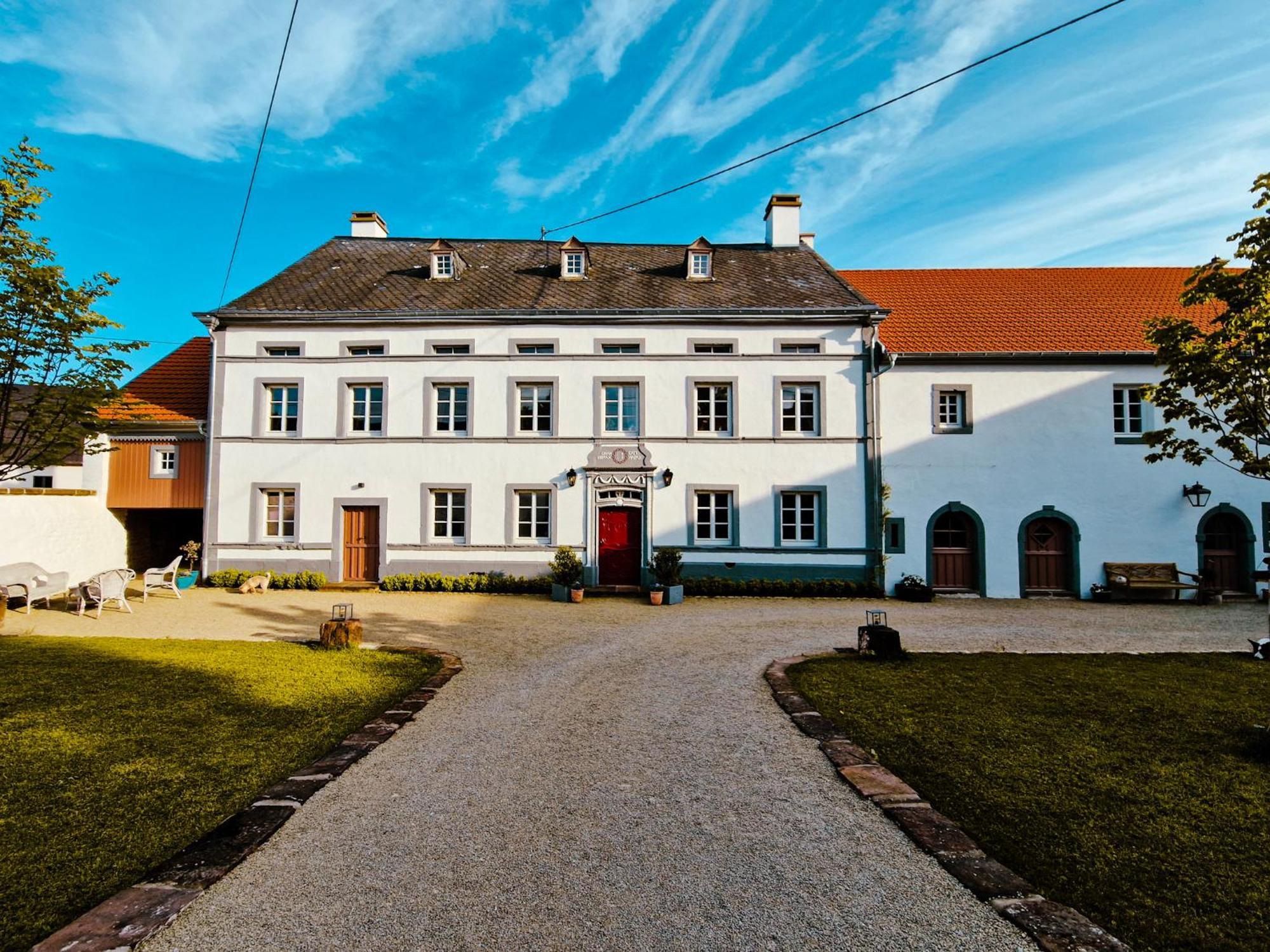 B&B Gutshaus De La Fontaine Feilsdorf Exteriör bild